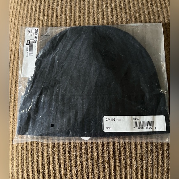 Coach Cashmere Beanie new in packaging - Picture 2 of 2